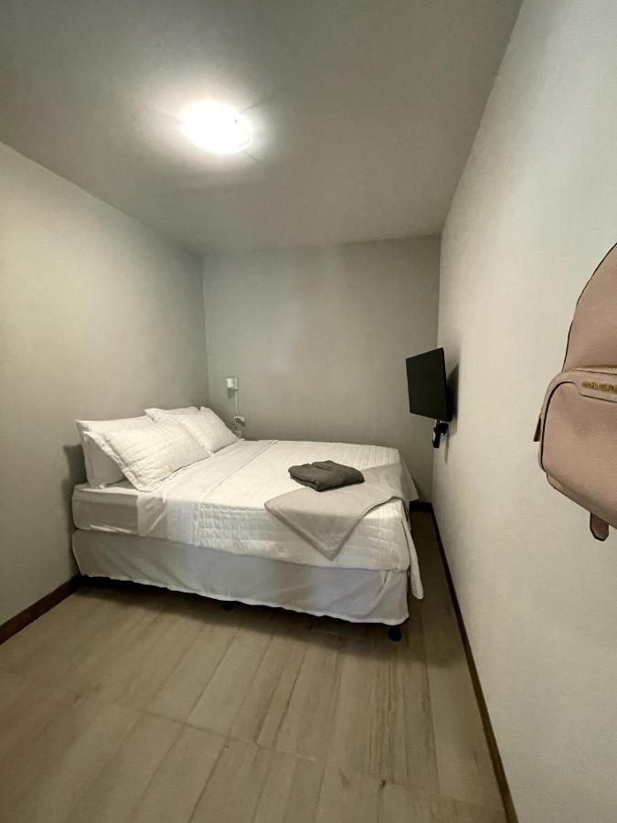 Nina'S - Juan Santamaria Hotel Desamparados  ภายนอก รูปภาพ
