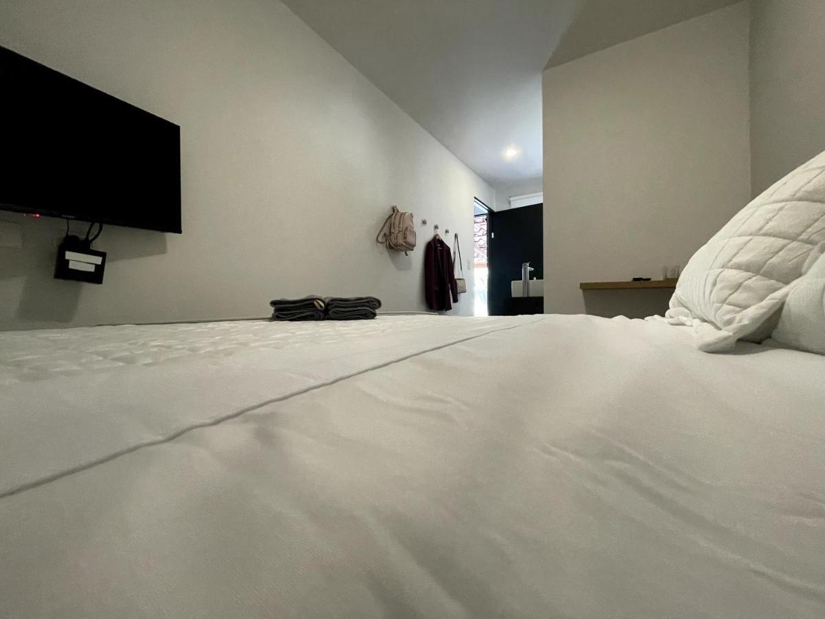 Nina'S - Juan Santamaria Hotel Desamparados  ภายนอก รูปภาพ