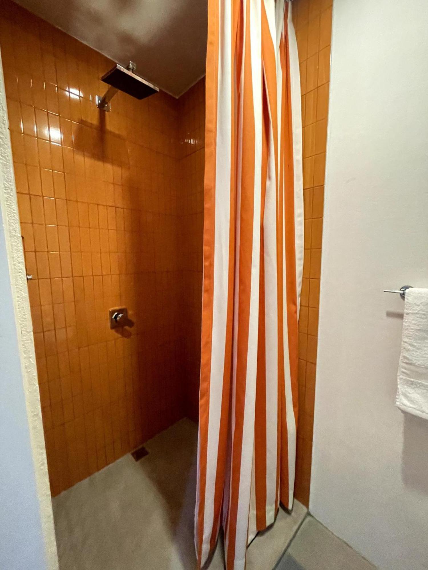 Nina'S - Juan Santamaria Hotel Desamparados  ภายนอก รูปภาพ