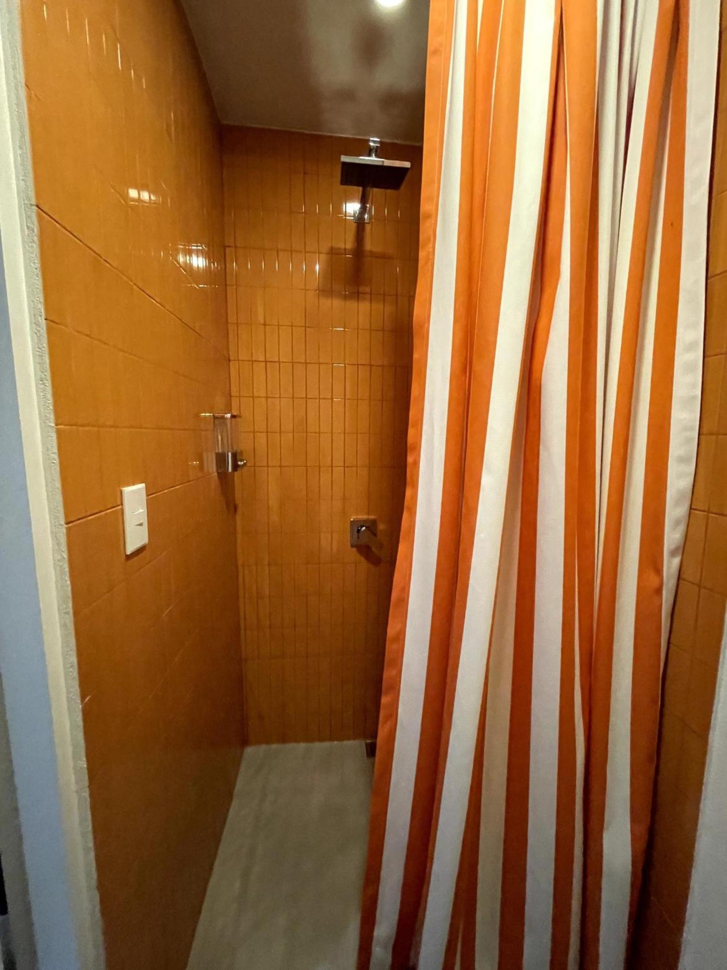 Nina'S - Juan Santamaria Hotel Desamparados  ภายนอก รูปภาพ